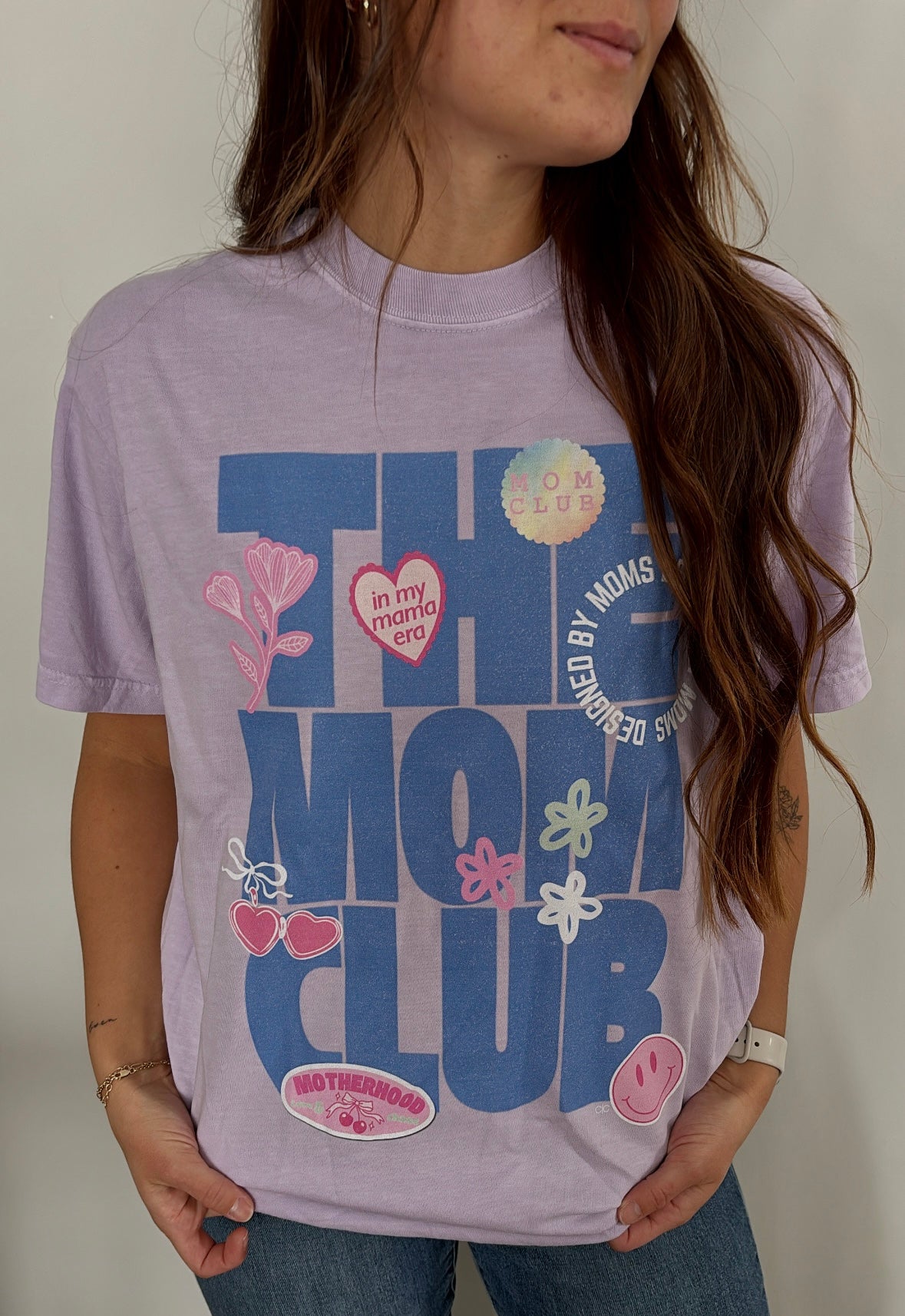 the mom club tee